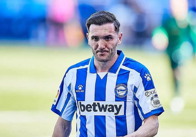 Dos detenidos por estafa al futbolista Lucas Pérez por un pago de 340.000 euros con billetes falsos