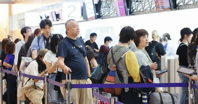 Tifone Dujuan, in Giappone cancellati 275 voli e invito a evacuare 1,6 milioni persone