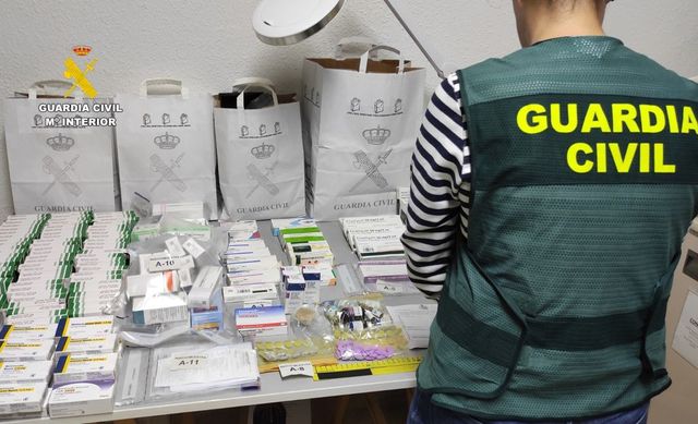 Detenidos por la venta ilegal de medicamentos por internet para fabricar 'la droga de los pobres'