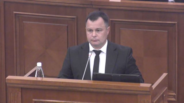 Parlamentul a luat act de demisia lui Alexandr Esaulenco din funcția de șef al SIS