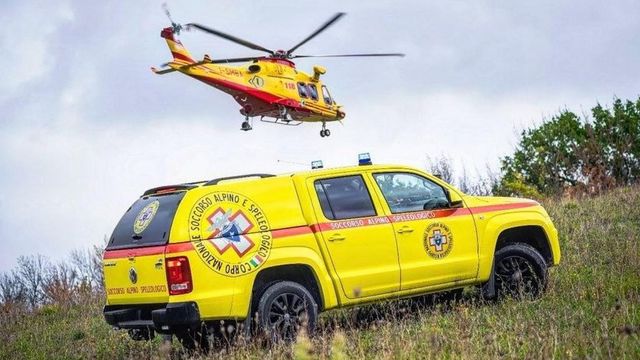 Gran Sasso, riprendono le ricerche dei due alpinisti bloccati in un canalone