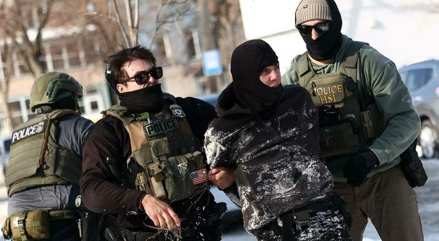 Trump ritira 700 agenti federali dell'immigrazione da Minneapolis