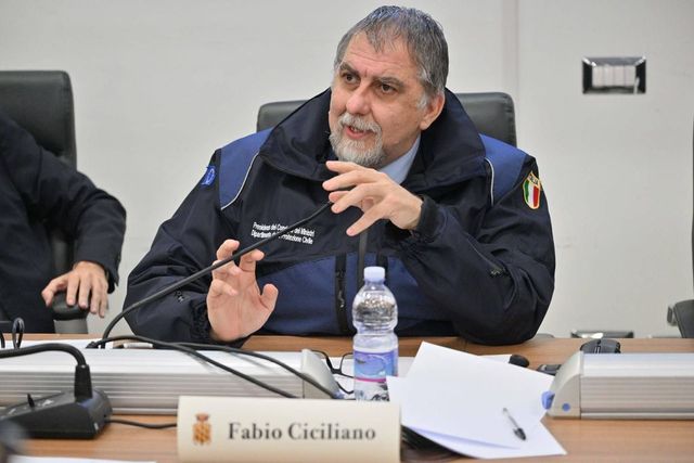 Campi Flegrei, bufera su parole Ciciliano: "Con scossa 5 grado contiamo i morti"