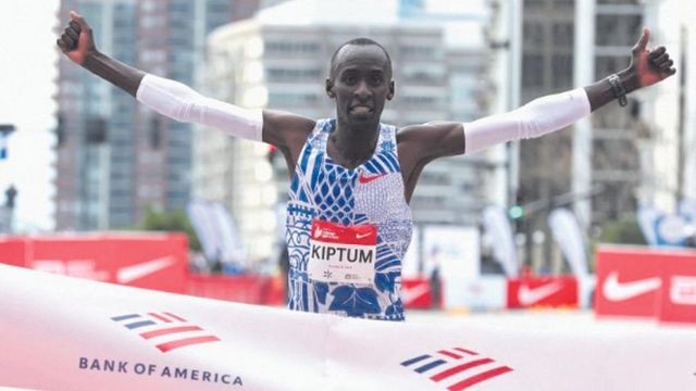 Kiptum, plusmarquista mundial de maratón, muere en un accidente de coche