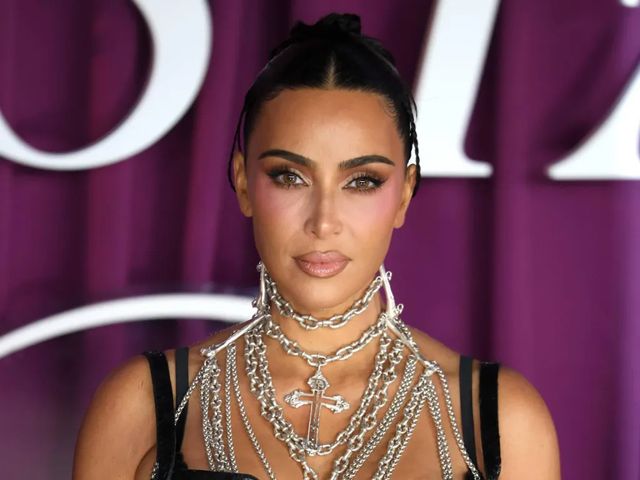 “Ho un aneurisma cerebrale”:Kim Kardashian in lacrime, la foto durante la risonanza magnetica