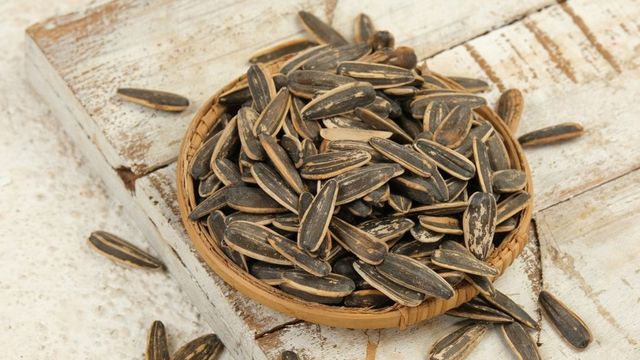 Наднормени пестициди и в третия кораб със слънчоглед от Аржентина