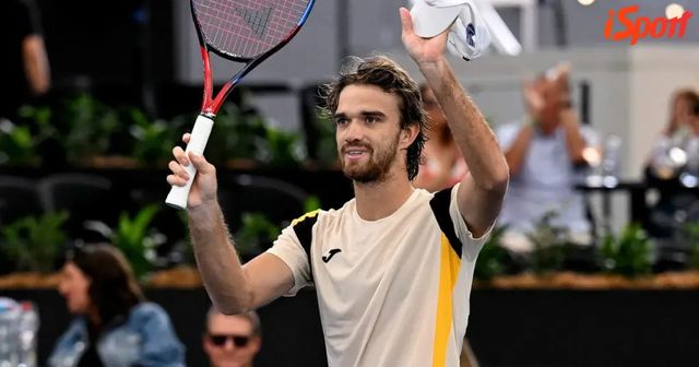 Menšík vyhrál dva zápasy za den a je ve finále, o titul zabojuje také Macháč