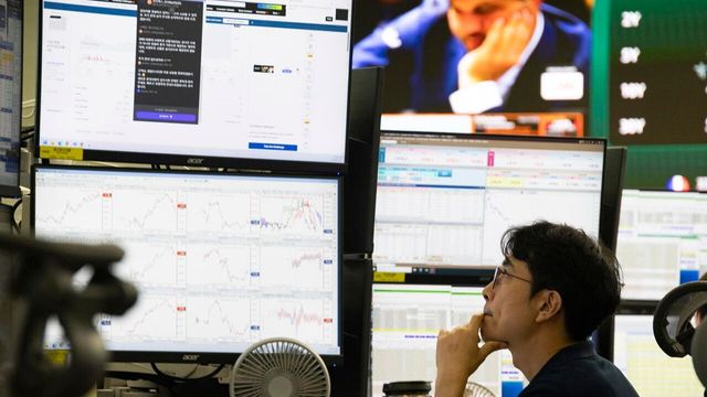Borsa: Milano chiude in rialzo, Ftse Mib +0,49%