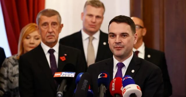 ANO suverénně na špici, Motoristé by teď podle průzkumu ostrouhali