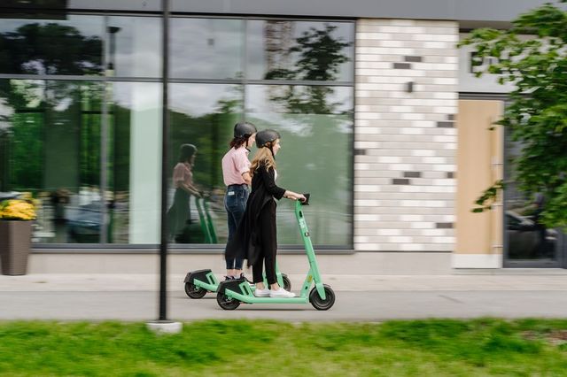 Praga va interzice complet trotinetele electrice din ianuarie 2026
