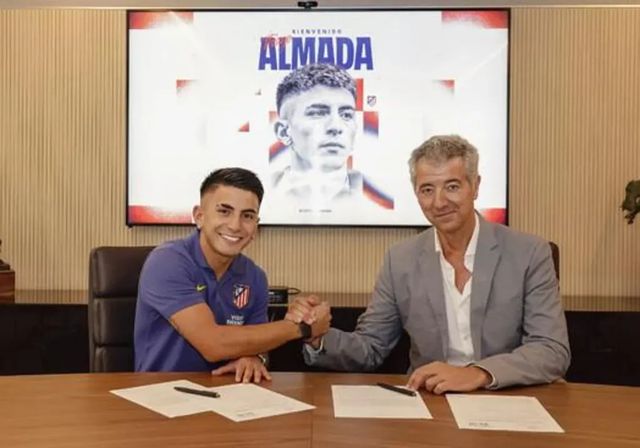 Miguel Ángel Gil: «Estamos haciendo una plantilla para soñar en grande»