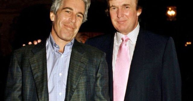 Epstein l-a menționat pe Trump de mai multe ori în e-mailuri private, arată o nouă dezvăluire
