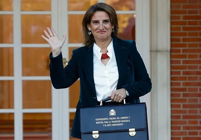 Detenido un exalto cargo de Teresa Ribera por supuestas mordidas a cambio de licencias de parques eólicos