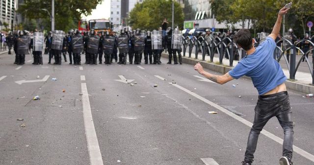 Percheziții în București și în 15 județe, în legătură cu incidentele violente de la protestul ciobanilor