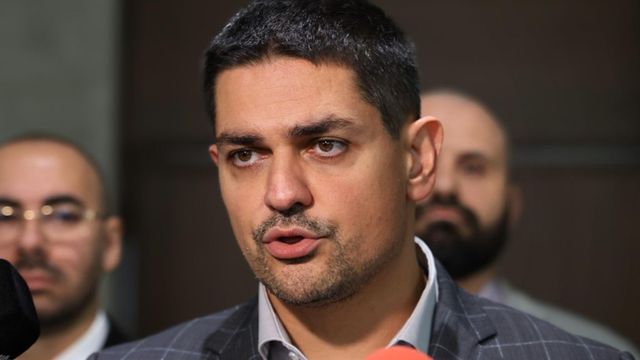 Радостин Василев: Единственият изход е оставка на кабинета, отказ от еврозоната и избори