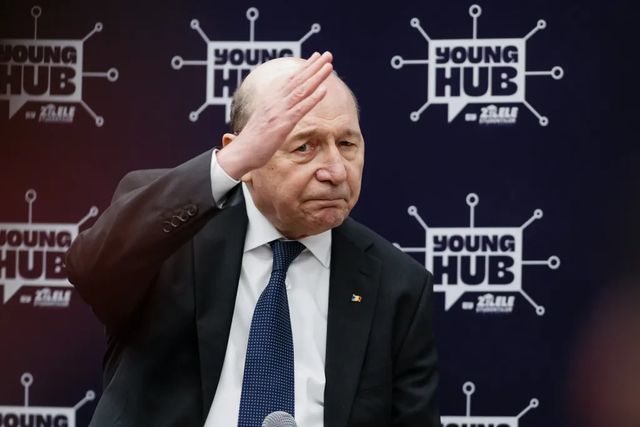 Soluția lui Traian Băsescu la criza politică: Nicușor Dan pune o condiție pe care Constituția nu o prevede