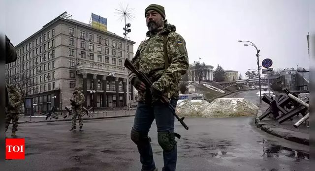 Putin approves 'volunteer fighters' to Ukraine