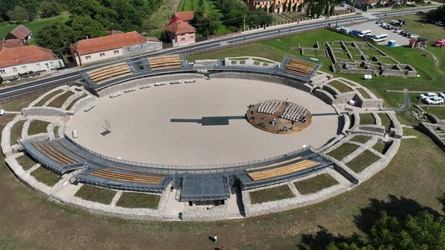 Amfiteatrul antic din Ulpia Traiana Sarmizegetusa a fost redeschis