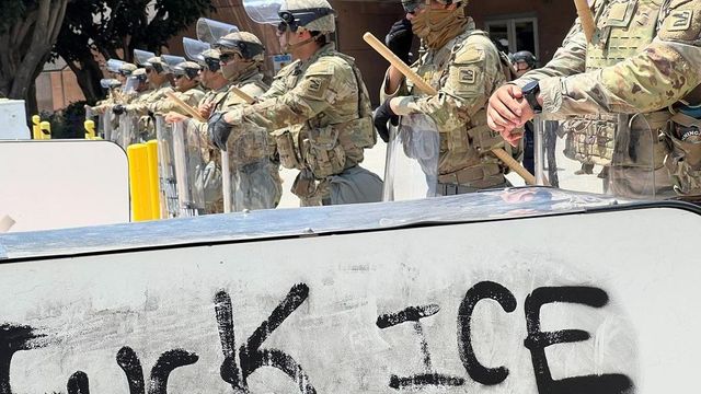 Un agent ICE a împușcat un bărbat venezuelean care livra mâncare în Austin