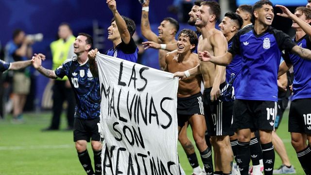 Argentina remonta in extremis a Inglaterra y se cita con España en la final del Mundial