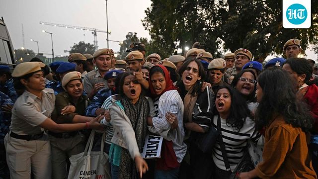 As Delhi chokes, residents rally at India Gate demanding action, detained