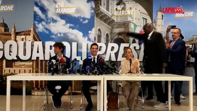 Marche, Acquaroli al comitato accompagnato da Arianna Meloni
