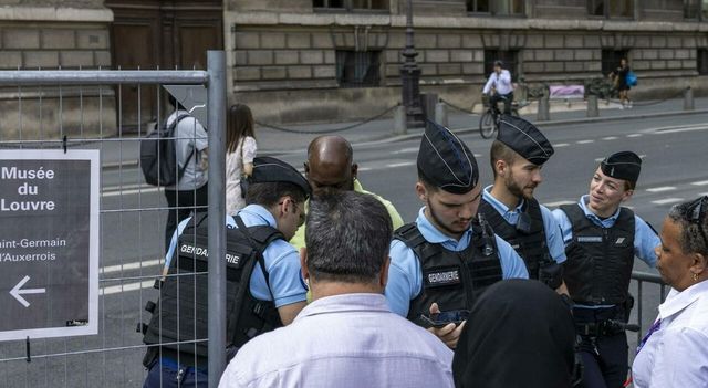 Olimpiadi, Parigi blindata, allerta terrorismo. Minacce anche agli atleti