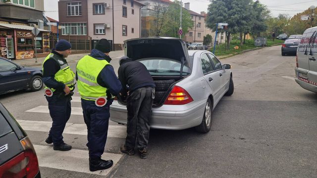 Деветима са задържани при специализирана операция на полицията в област Благоевград