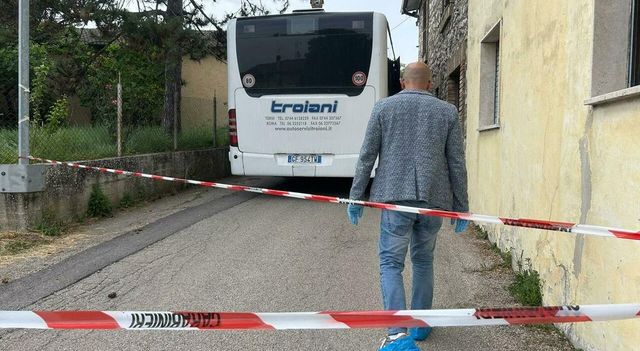 Terni, colpisce la moglie a martellate, aveva il braccialetto elettronico