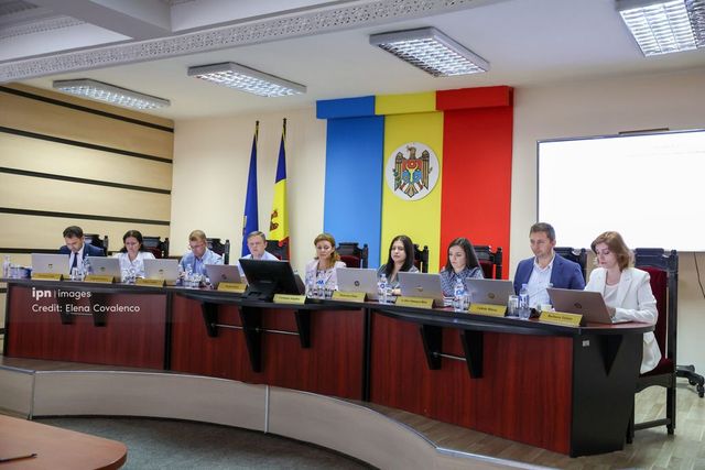 CEC a aprobat repartizarea mandatelor în noul Parlament