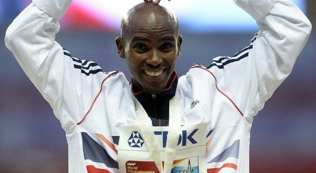 Portano via il cellulare al campione olimpionico di mezzofondo Mo Farah, li insegue e lo riprende