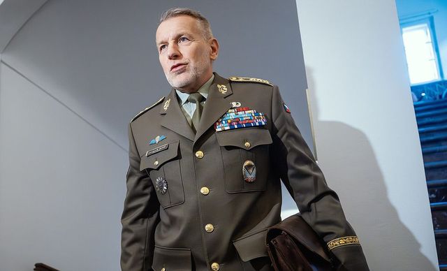 Prezident Pavel jmenuje nového náčelníka generálního štábu armády Hlaváče