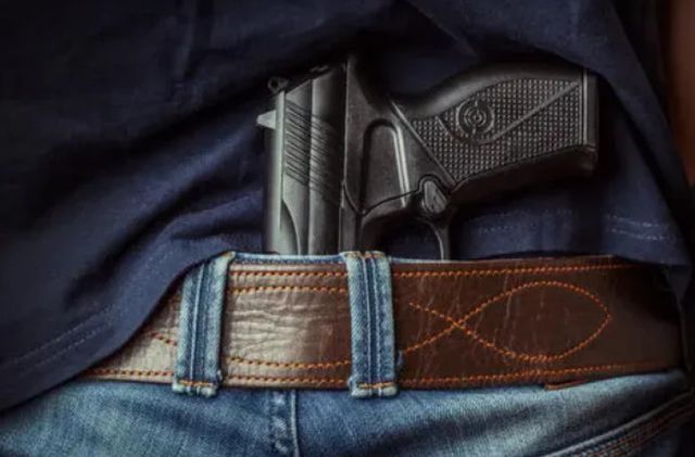 Dorin Damir, privat în continuare de dreptul de a purta armă