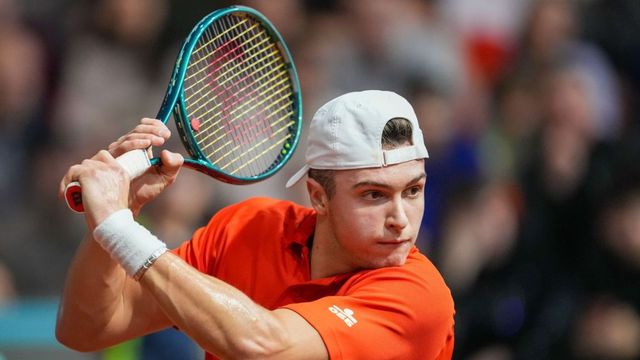 Александър Василев отпадна след два мача за един ден в Хърватия