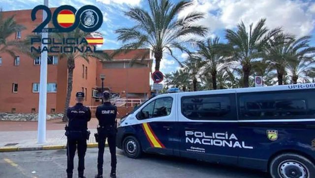 Encuentran muerto por disparos a un hombre en una casa de campo en Alicante