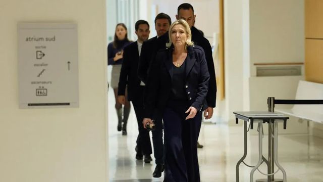 La Fiscalía pide cinco años de cárcel para Marine Le Pen y su inhabilitación inmediata para la política