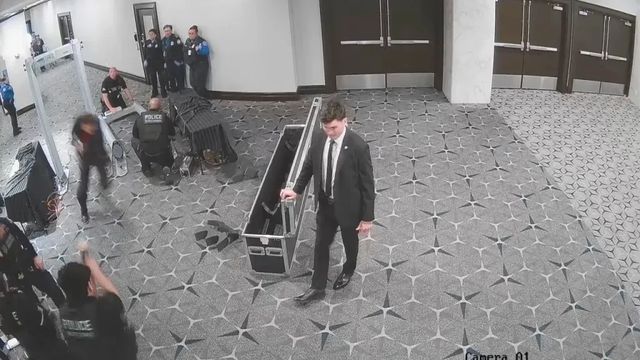 Americké úřady zveřejnily záběry z útoku na galavečeři s Trumpem