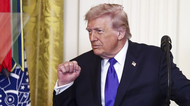 Jönnek a Donald Trump képével ellátott amerikai útlevelek