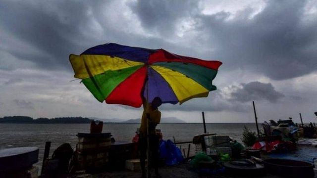 IMD issues yellow alert for thunderstorm in parts of Gujarat, Maharashtra