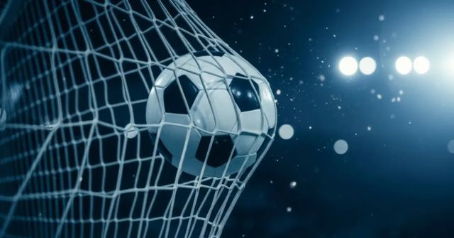 Policie provádí obří zásah v českém fotbalu, zadržených mají být desítky