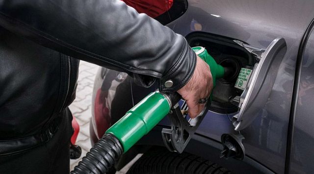 Stop auto benzina e diesel, accordo tra Germania e Ue sui carburanti sintetici
