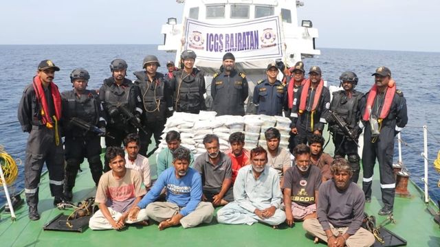 Pakistani boat apprehended near Gujarat coast with drugs worth ₹600 crore, 14 arrested