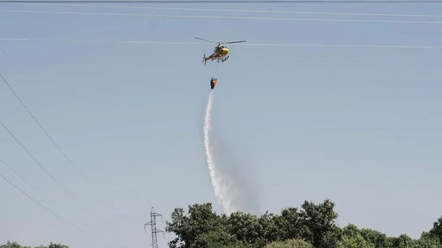 Un incendio en Toledo obliga a evacuar una urbanización y a confinar otra y eleva la alerta al nivel 2