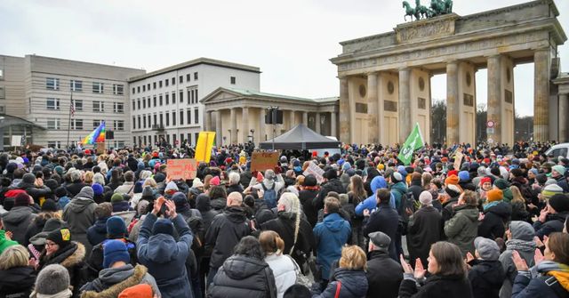 Desítky tisíc lidí v Německu demonstrovaly proti politické pravici