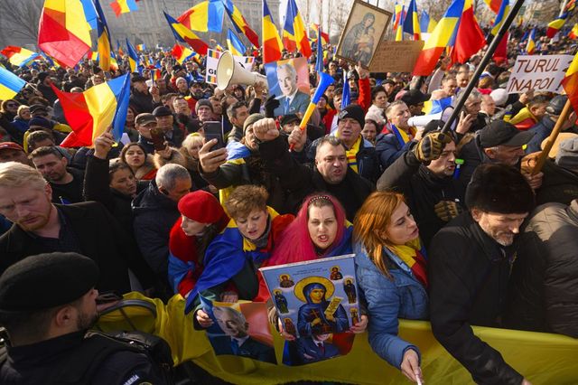 Simion: Nu ne eschivăm, este un protest al poporului român, noi doar oferim platforma legală