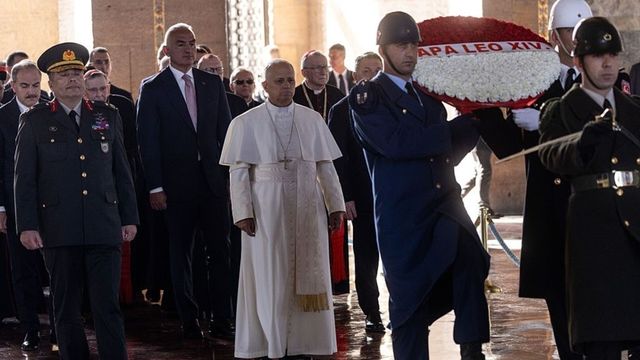 Папа Лъв Четиринадесети ще пристигне днес в Ливан, където ще отправи призив за мир