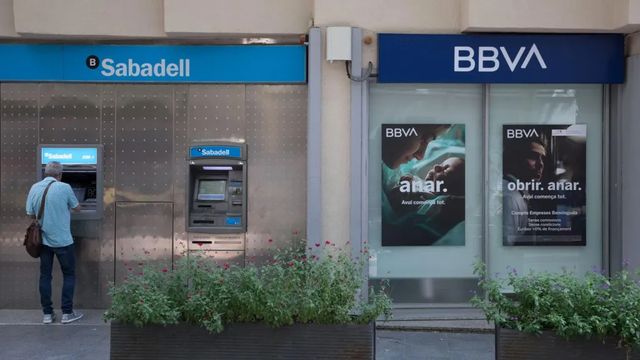 Competencia aprueba este miércoles extender su análisis de la opa de BBVA sobre Sabadell