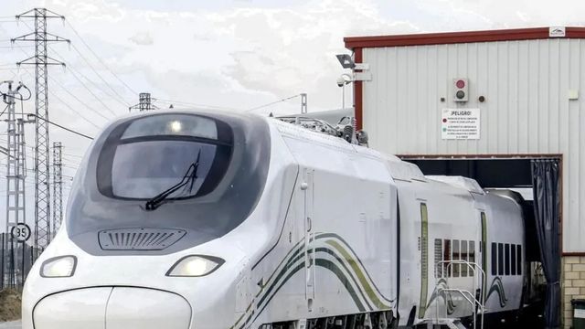 El Gobierno central bloquea a Talgo y suspende la resolución sobre la opa húngara