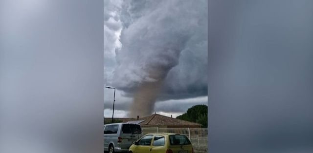 Cel puțin 41 de răniți și sute de case avariate în urma unei tornade în Franța