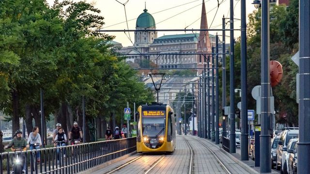 150 forintos napijeggyel lehet közlekedni Budapesten